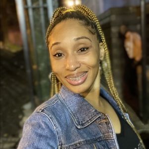 Meet your Posher, Lavoicia